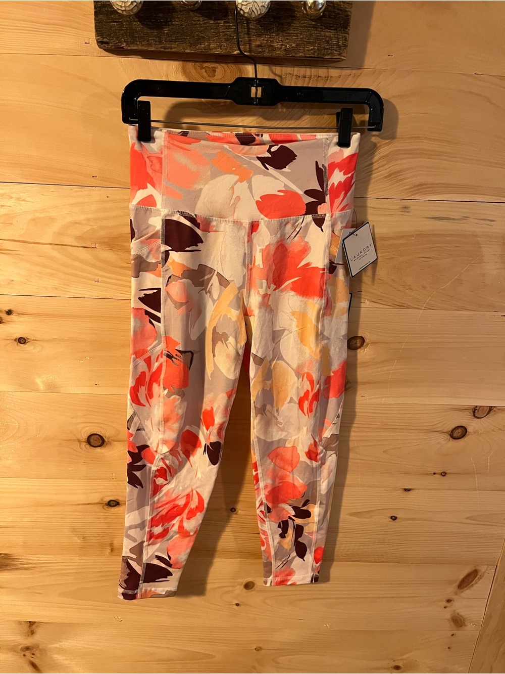 Laundry By Shelli Segal NWT Coral & Cream Floral Cropped Leggings Size Medium